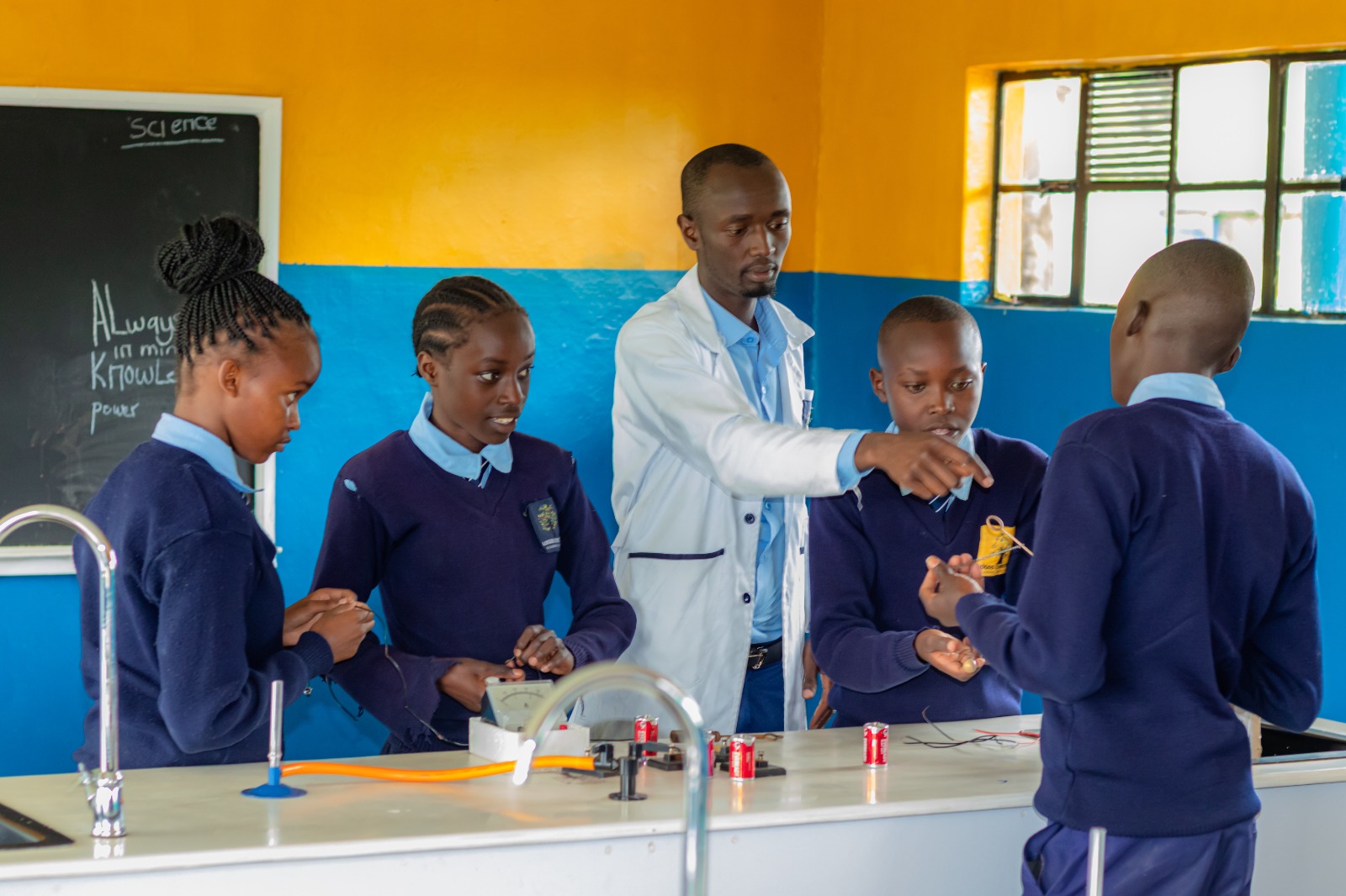 Physics practical — building simple electric circuits